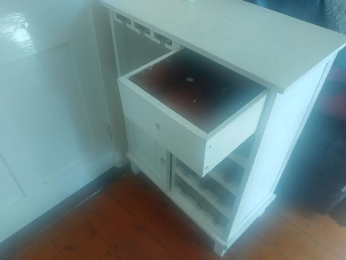 Drinks Cabinet/ Dresser/ Sideboard - Image 3