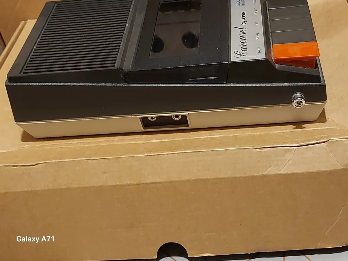 Carousel Jones Solid State Cassette Tape Recorder - Image 4