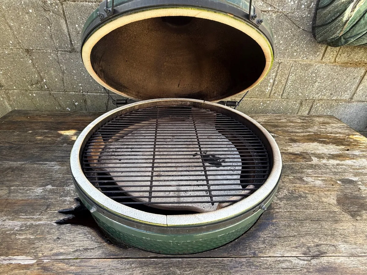 Big Green Egg XL with Mahogany Table - Image 3