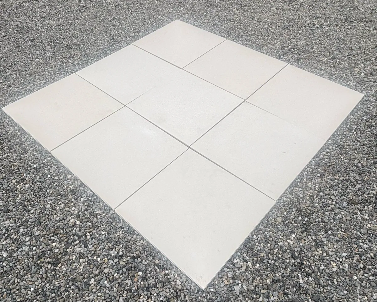 Floor tiles - Image 1