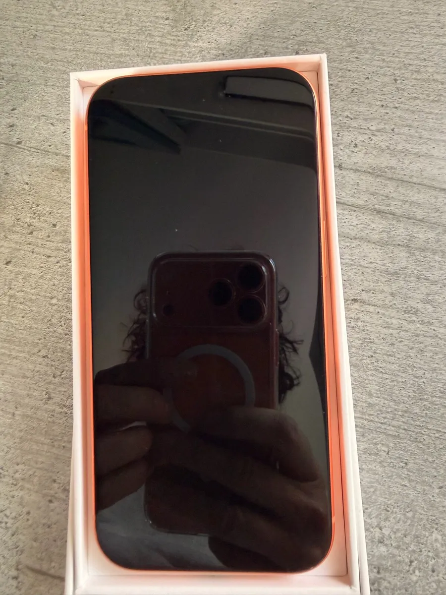 iPhone 17 pro - Image 3