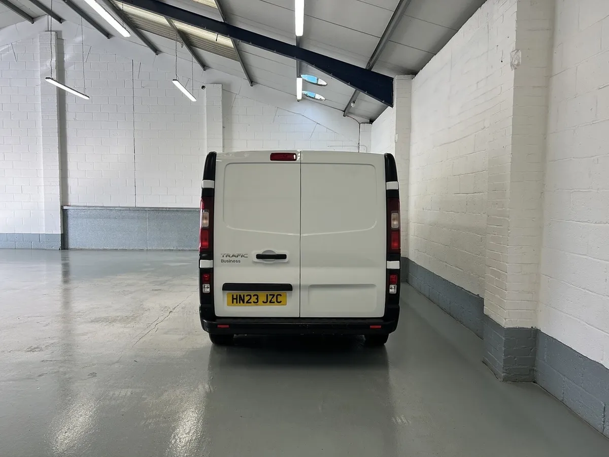 2023 Renault Trafic Panel Van - Image 4