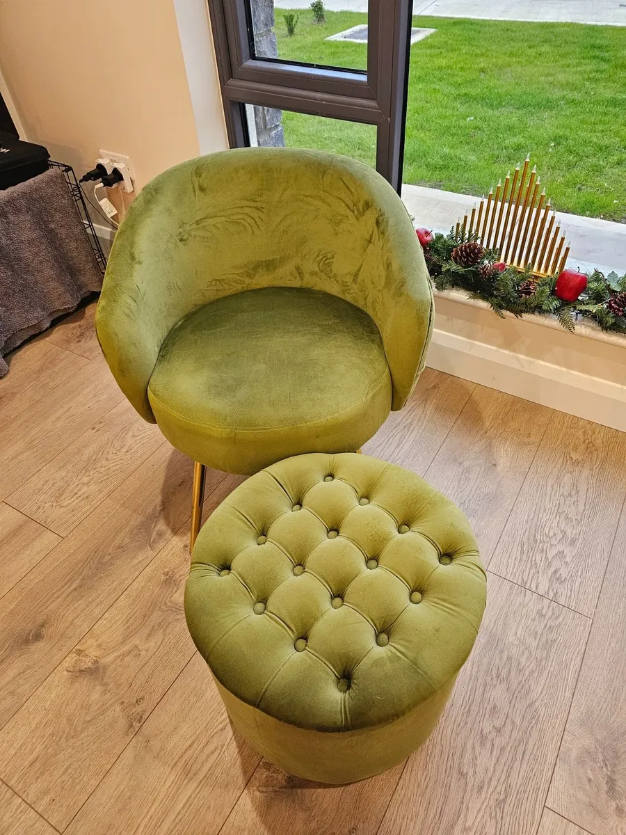 Occasion Chair and Ottoman - Image 2