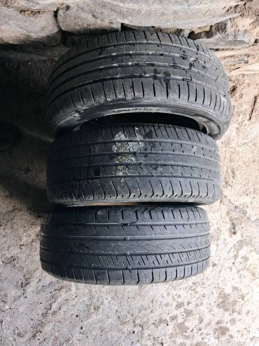 Tyres 15s - Image 2