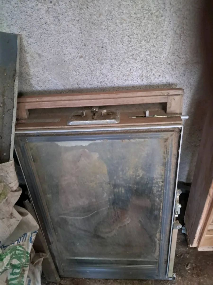 2 velux windows - Image 4