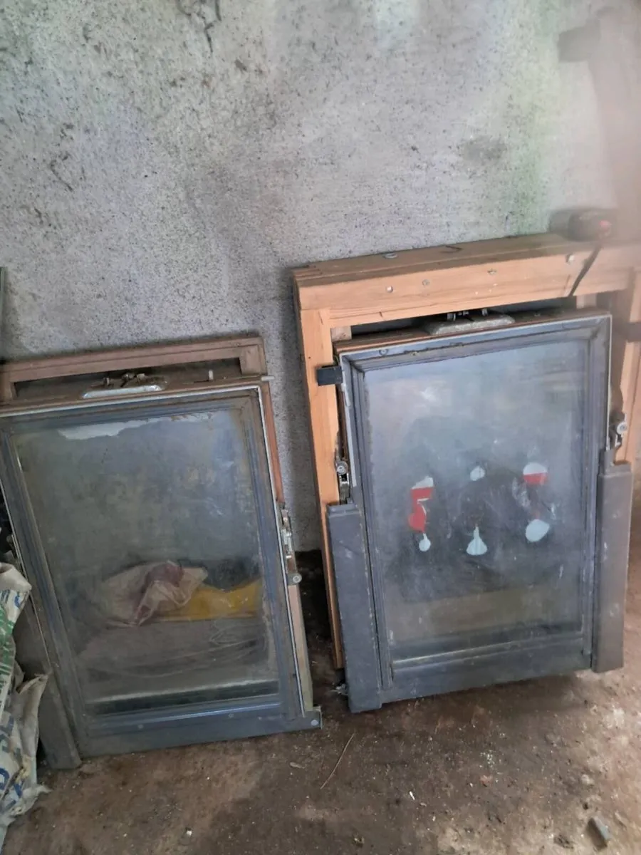 2 velux windows - Image 1