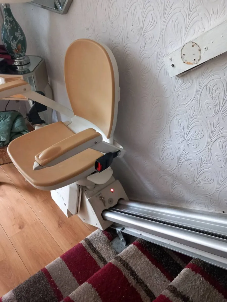 Acorn stair lift, Bray, disassembled by buyer - Image 2