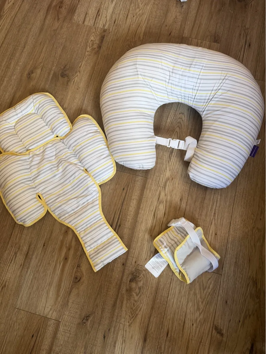 Breastfeeding pillow - Image 1