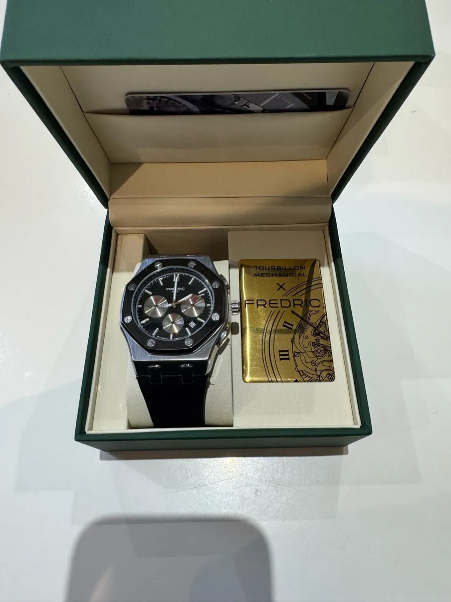 Men’s Chronograph Style Watch - Image 1