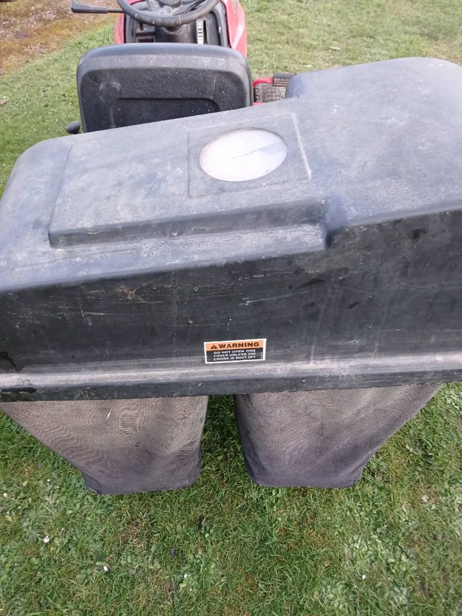 Troy-bilt with hydrostatic transmission - Image 2