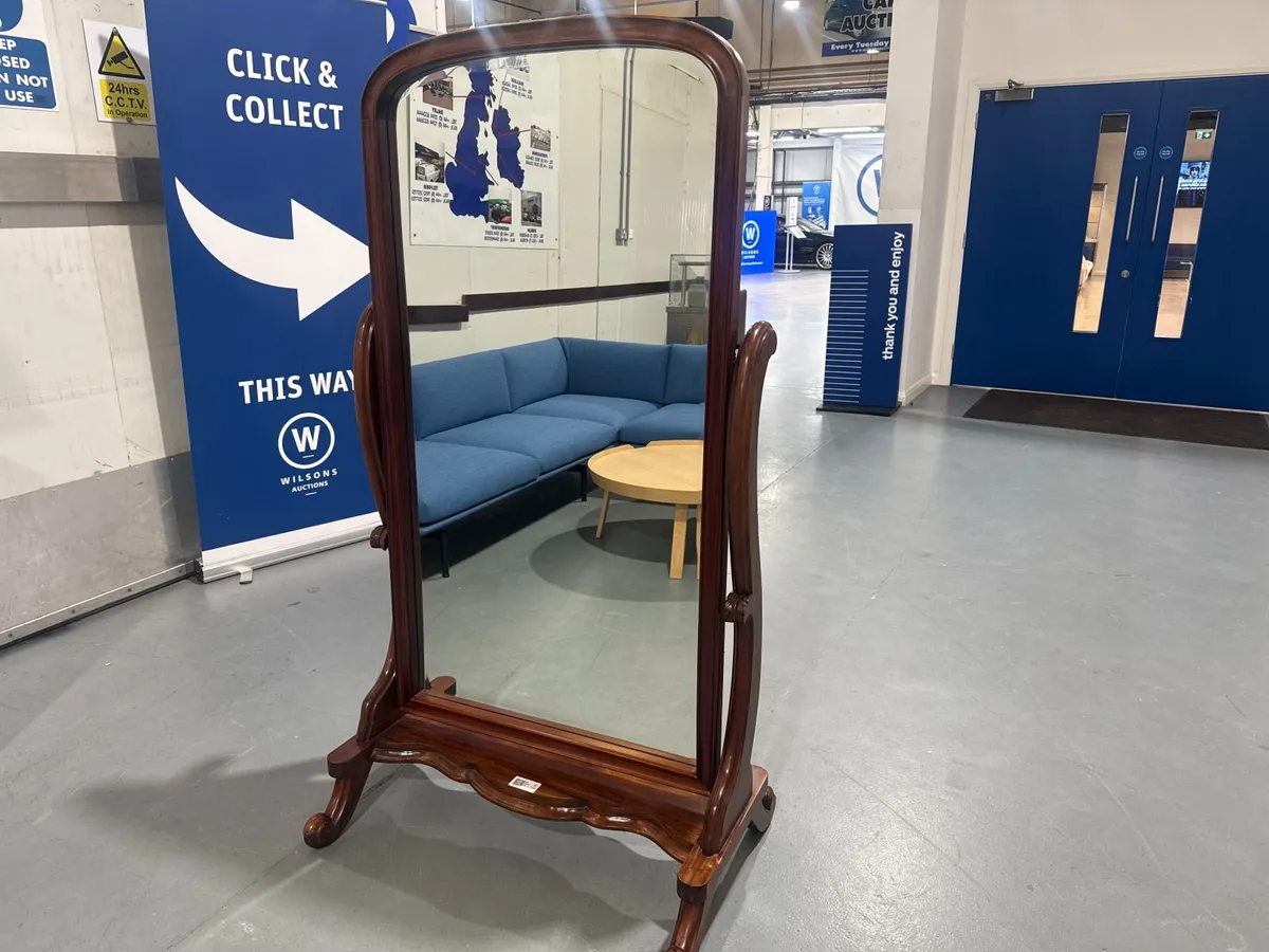 Bridal Boutique Auction - Image 1