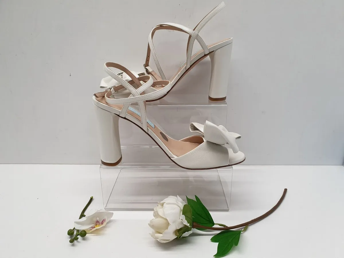 Bridal Boutique Auction - Image 3