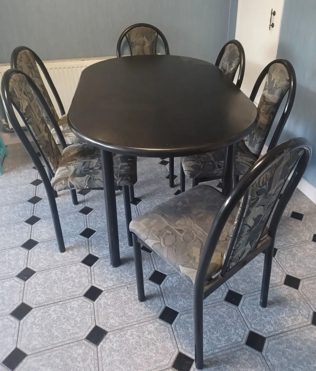 Dining table and 6 chairs - Image 2