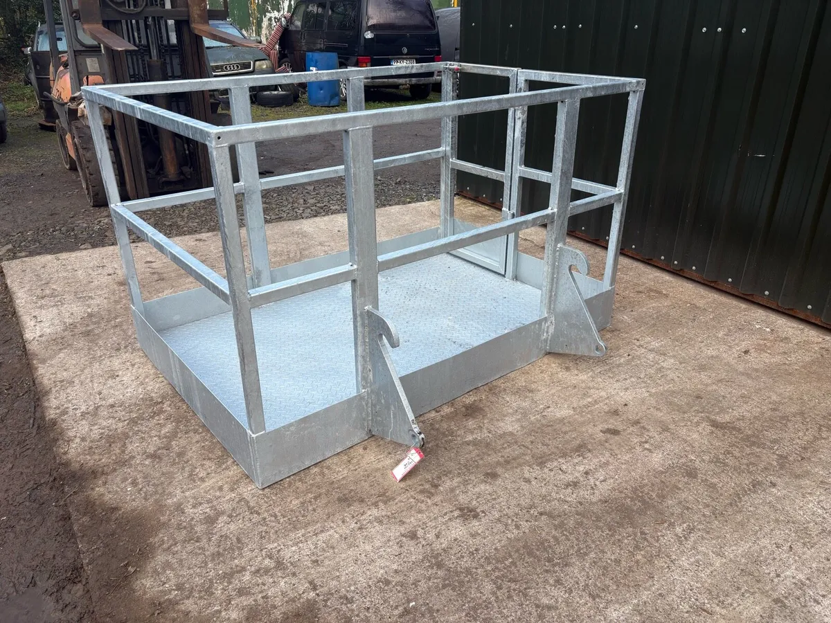 Man Basket/Calf Crate - Image 3