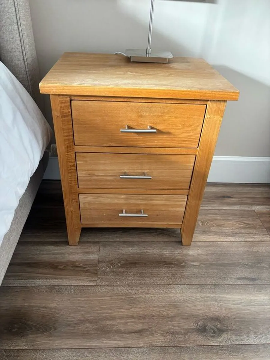Solid oak bedside lockers - Image 2