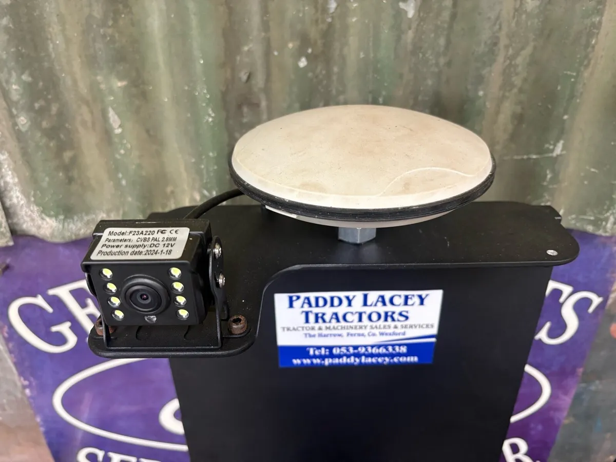 GPS & auto steer Rev camera - Image 4