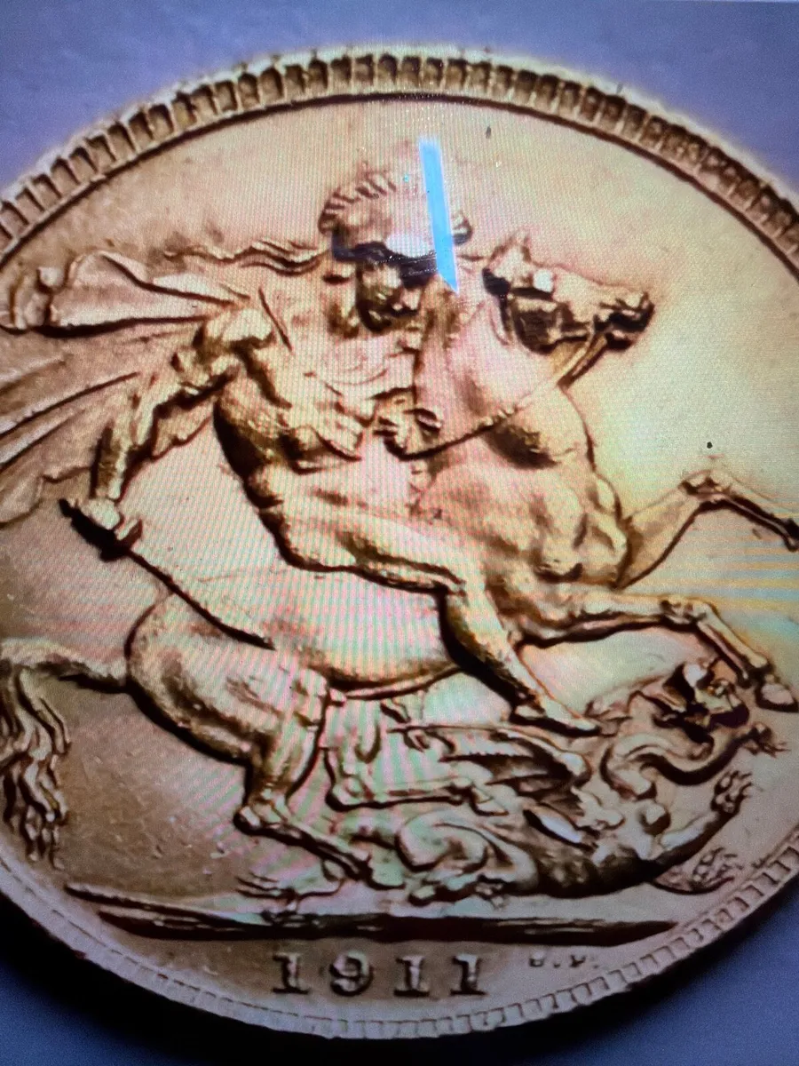 Rare uncirculated 1911 George v gold sovereign 33m - Image 1