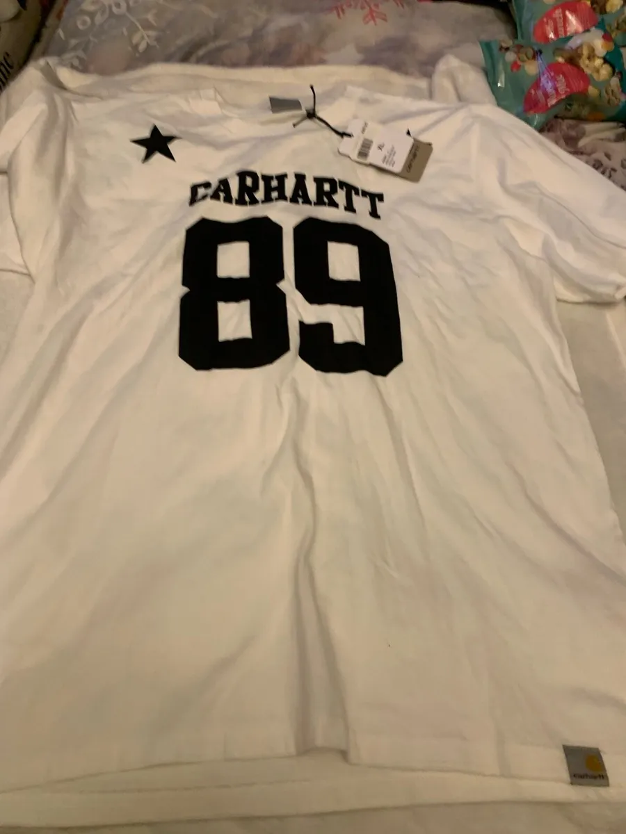 Carhart t shirt xl new - Image 2