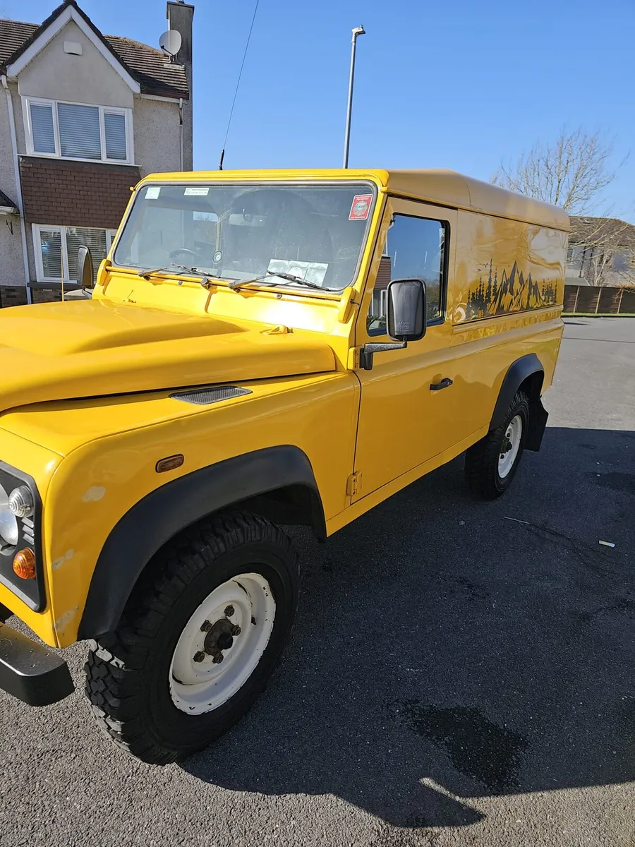 Land Rover Defender 110 - Image 1