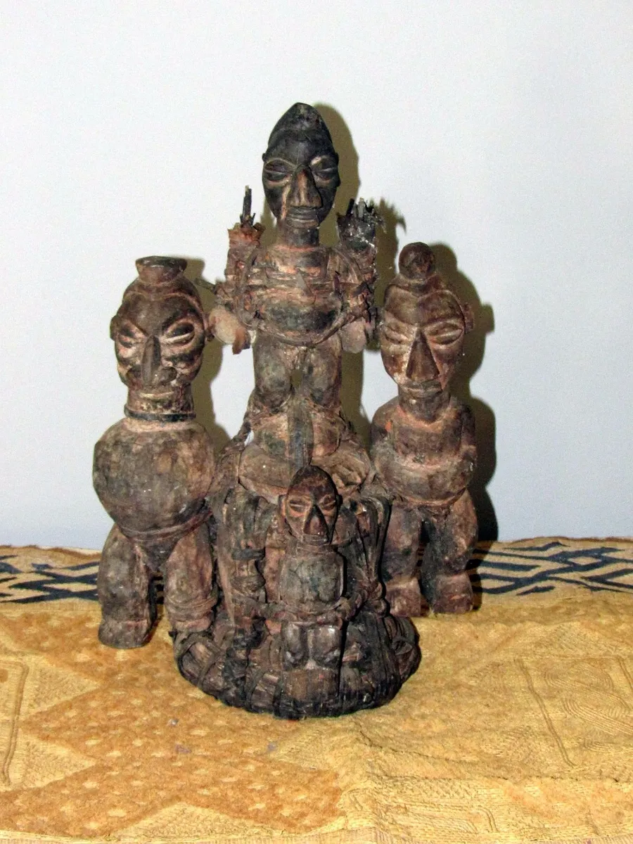 African Wooden Sculpture 40cm – Hand Carved – €35 - Image 1