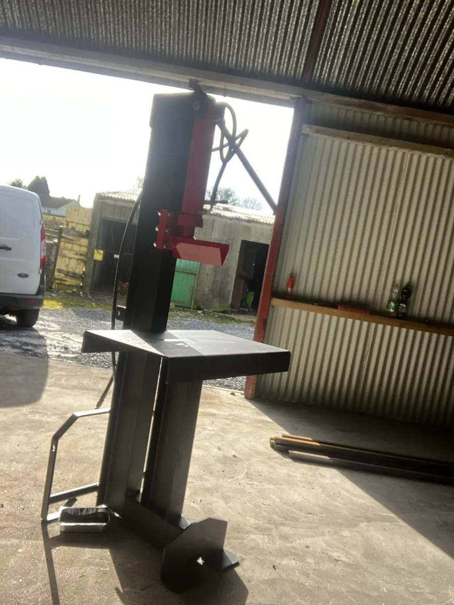 Log splitter - Image 1