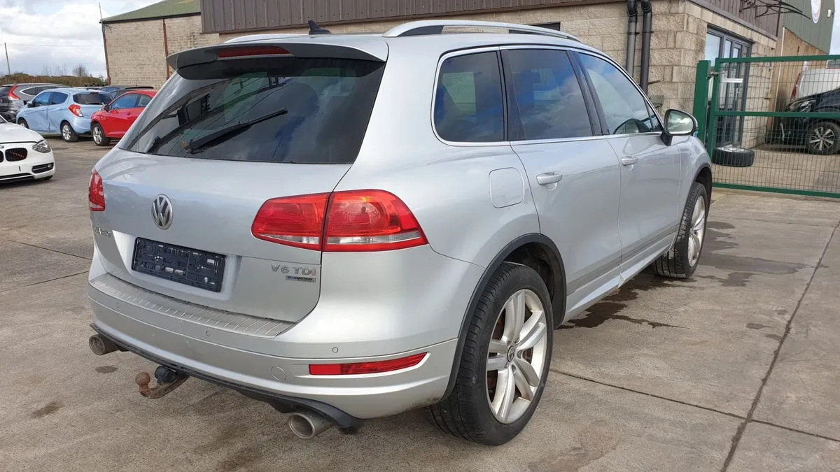 *For parts* Vw Touareg Alt, 3.0 V6 dsl auto (2012) - Image 2