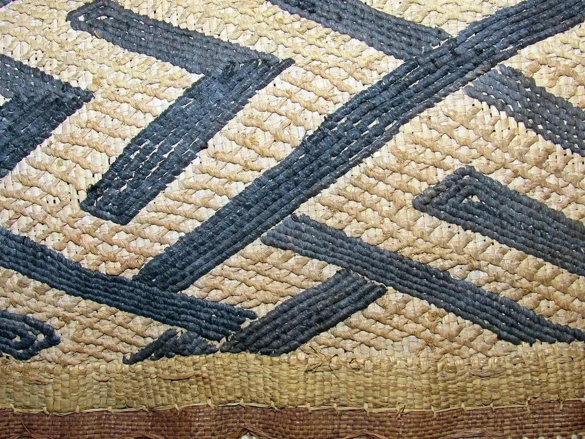 African Wooden Sculpture 40cm – Hand Carved – €35 - Image 2