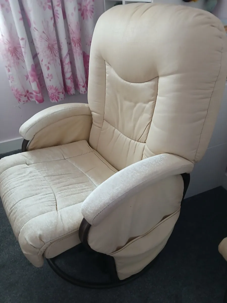 Rocking Chair Free to Takeaway - Image 2