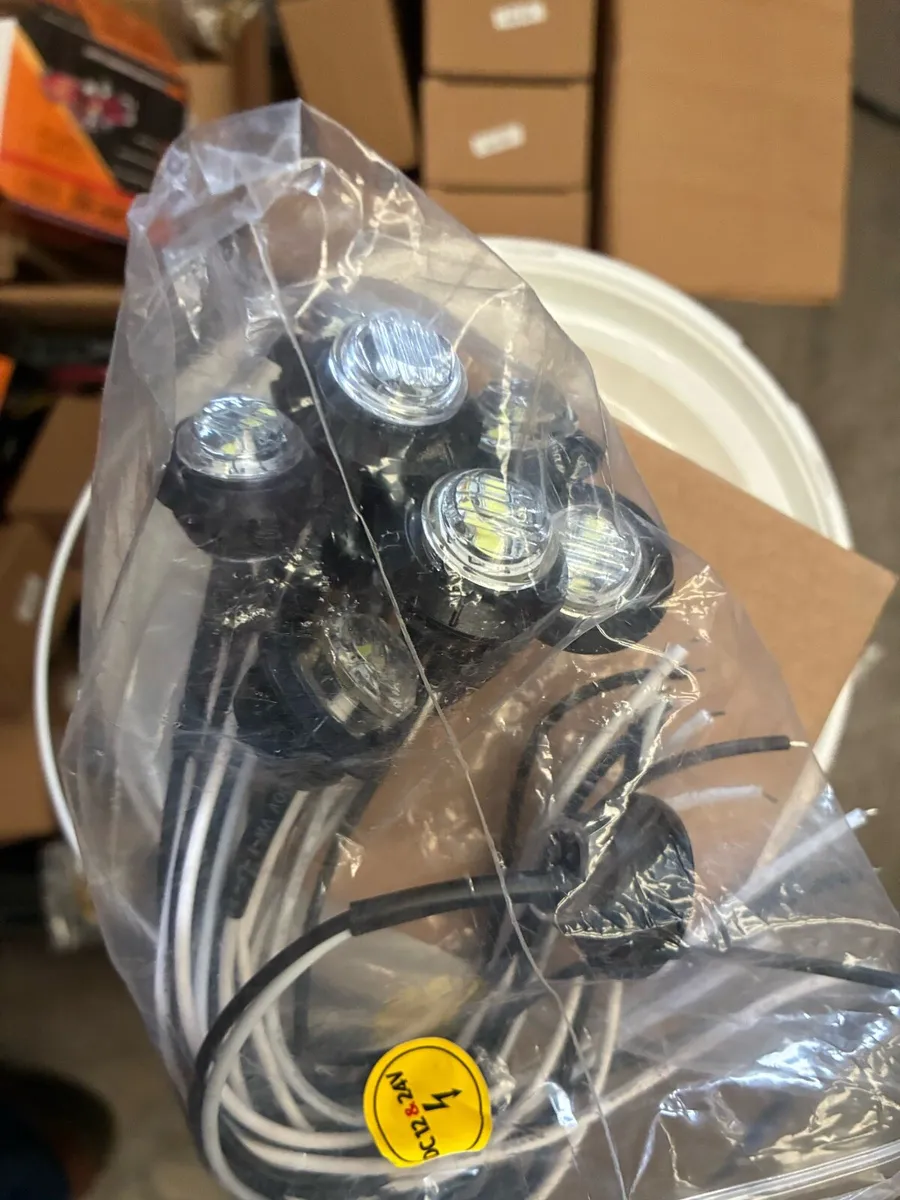 Marker lights 12/24v pkt of 10 - Image 2