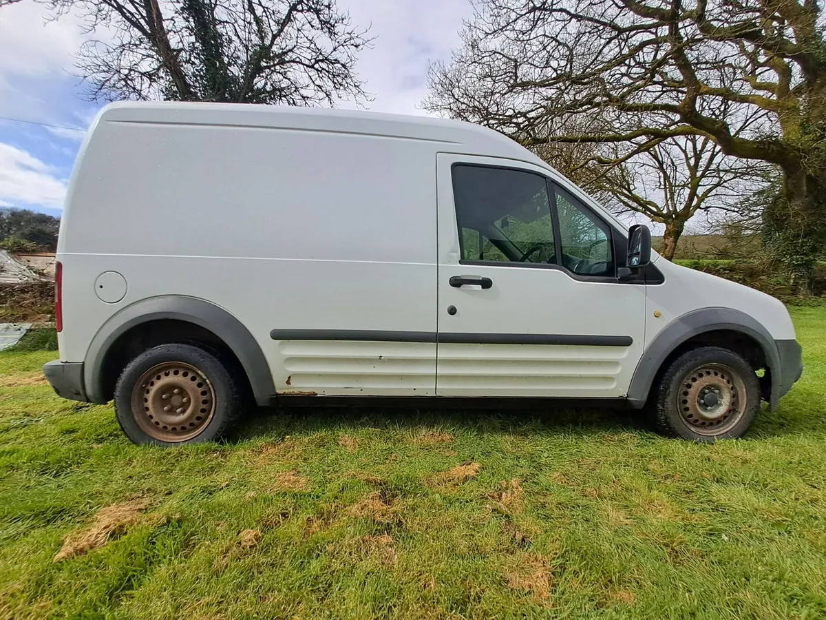 Ford Transit Connect 2010 - Image 3