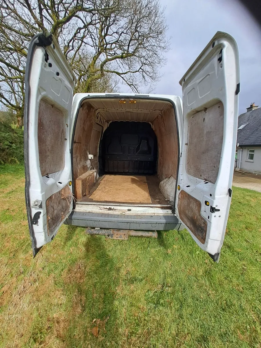 Ford Transit Connect 2010 - Image 4