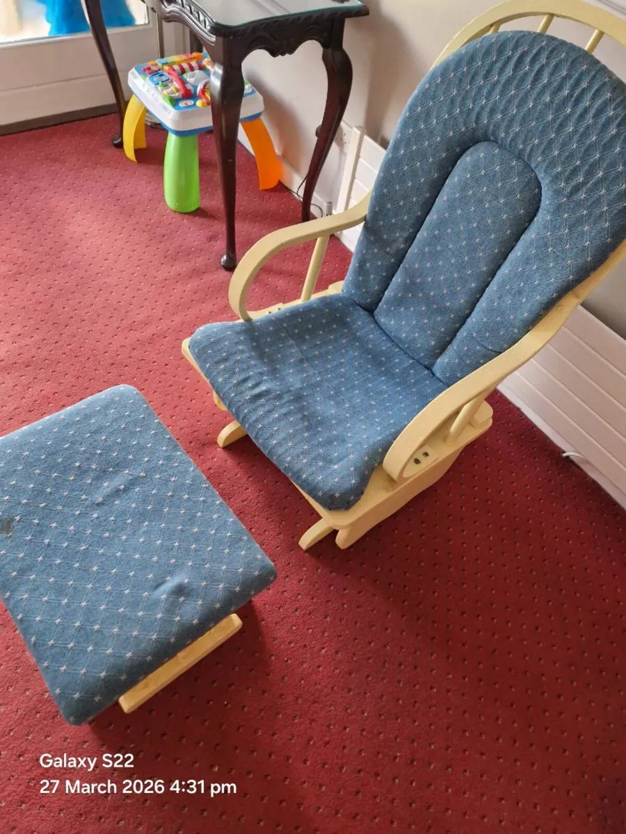 Rocking chair and foot stool - Image 2
