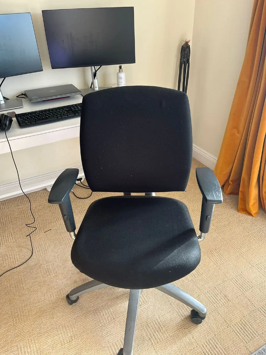 Office Desk - Image 4