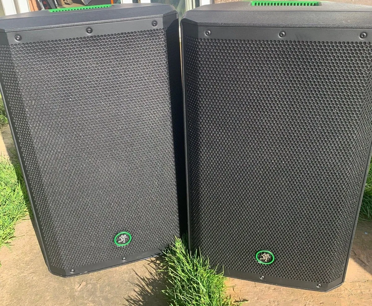 Pair of Mackie Thrash215 15" Active PA Speakers - Image 1