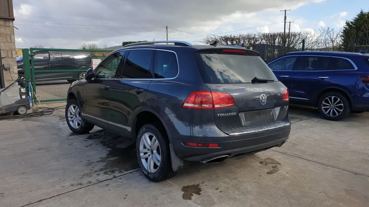 *For parts* Vw Touareg SE, 3.0 V6 dsl auto (2010) - Image 2