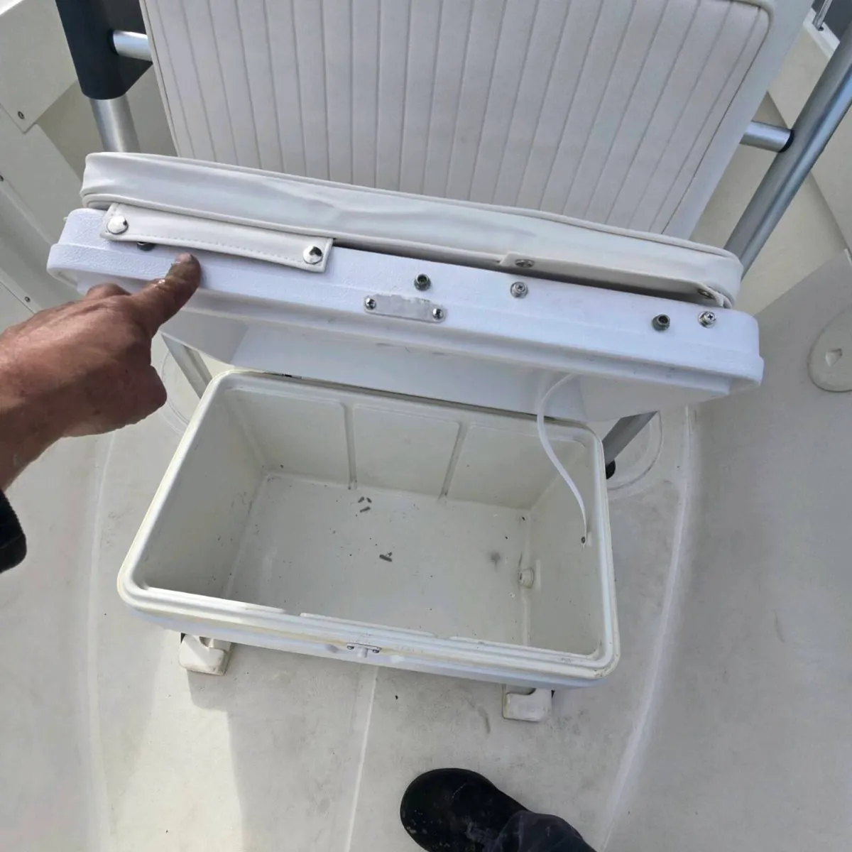 Boston whaler outrage 17⁰ - Image 4