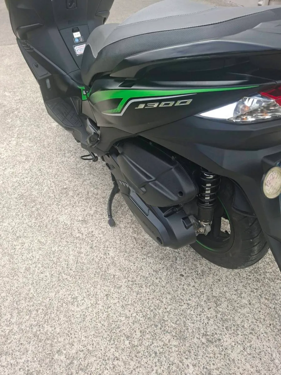 Kawasaki J300 - Image 4