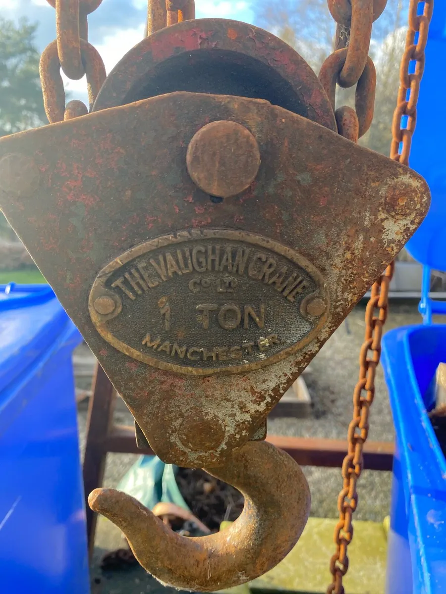 Chain Block Winch on frame - Image 2