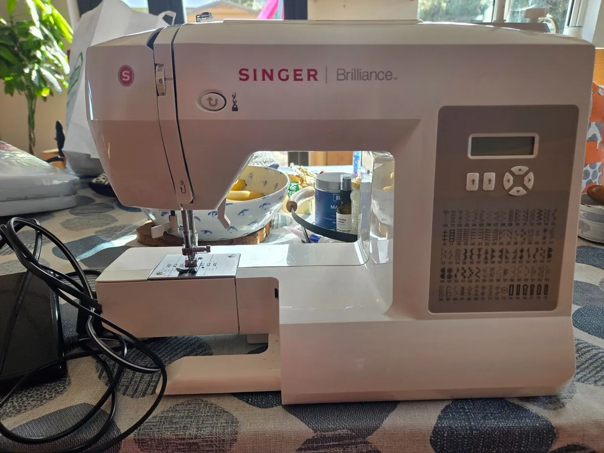 Singer Brilliance Sewing Machine