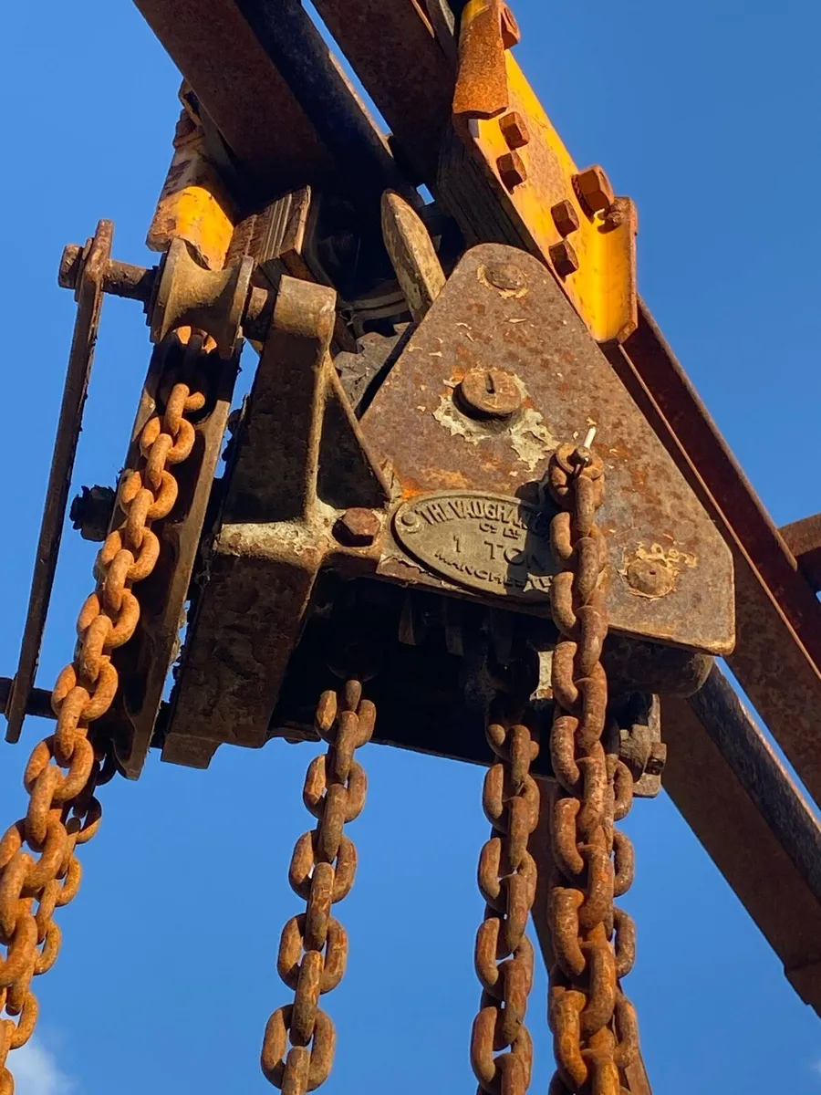 Chain Block Winch on frame - Image 3