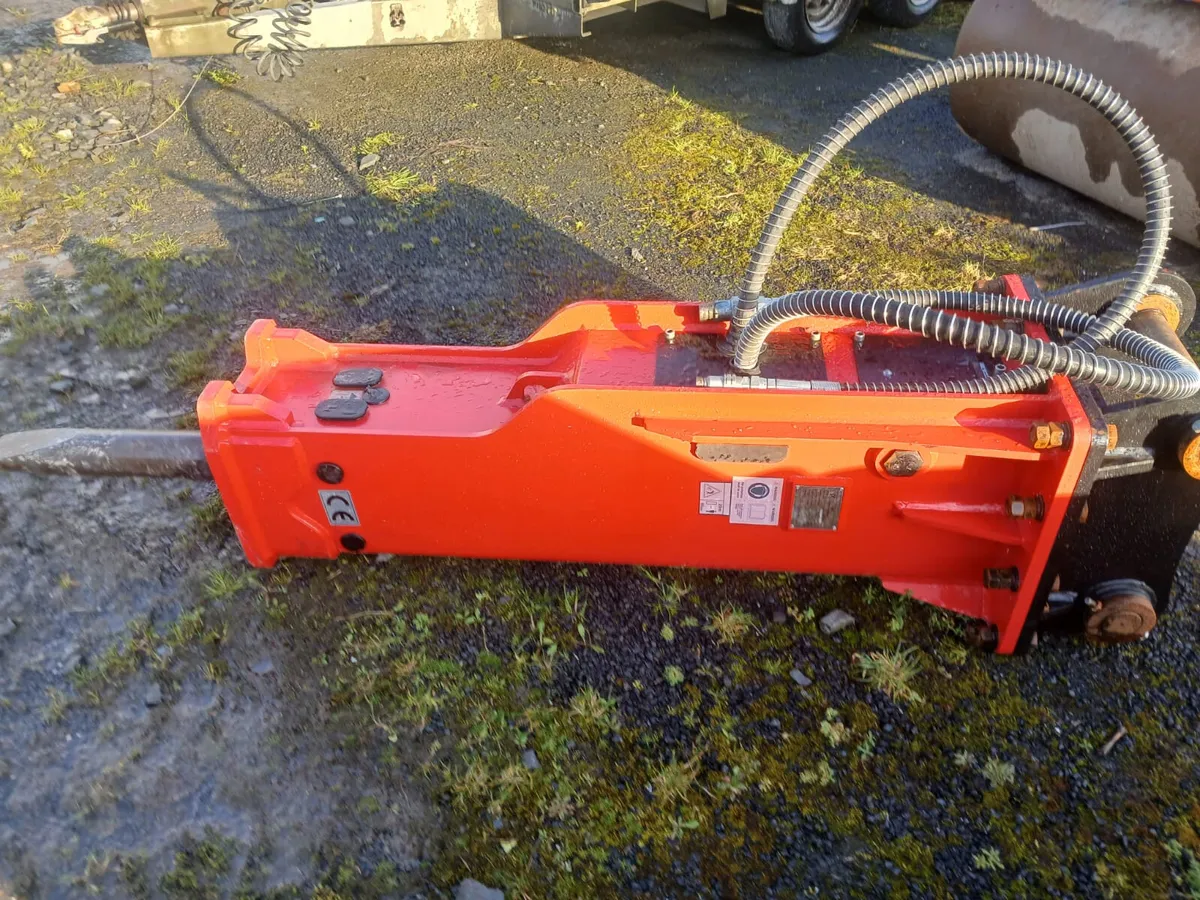 Rockbreaker for 13 tonne digger - Image 1