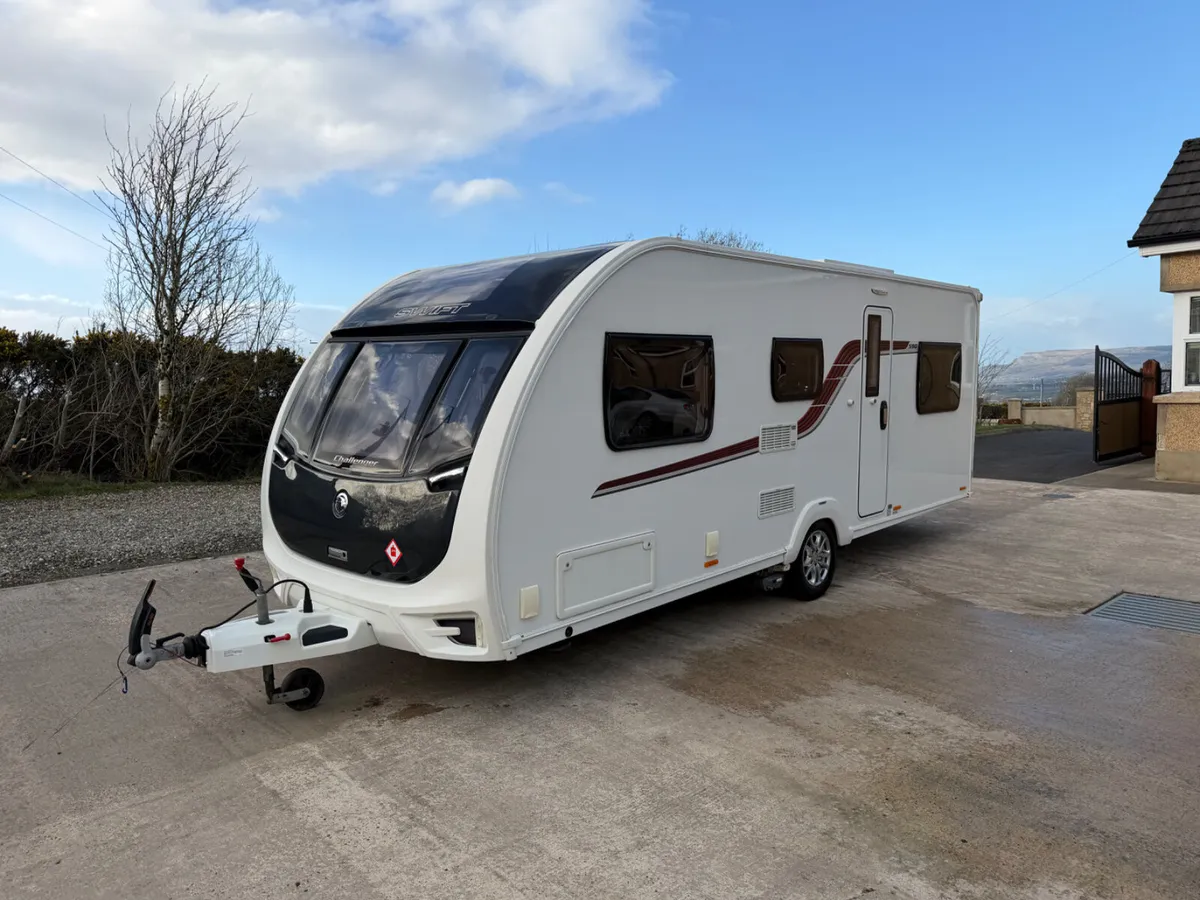 2018 Swift Challenger 590 - Image 2