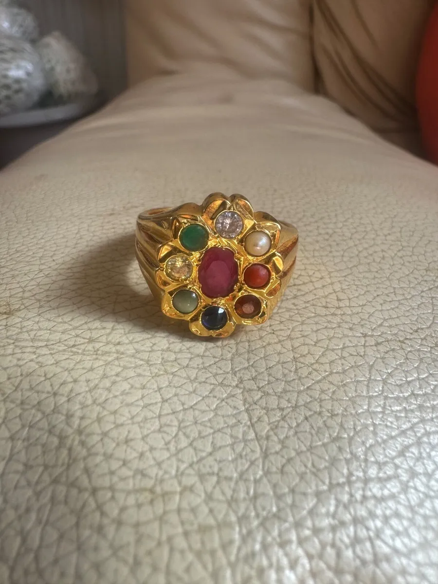 22ct gold plated ring with gemstones - Image 1
