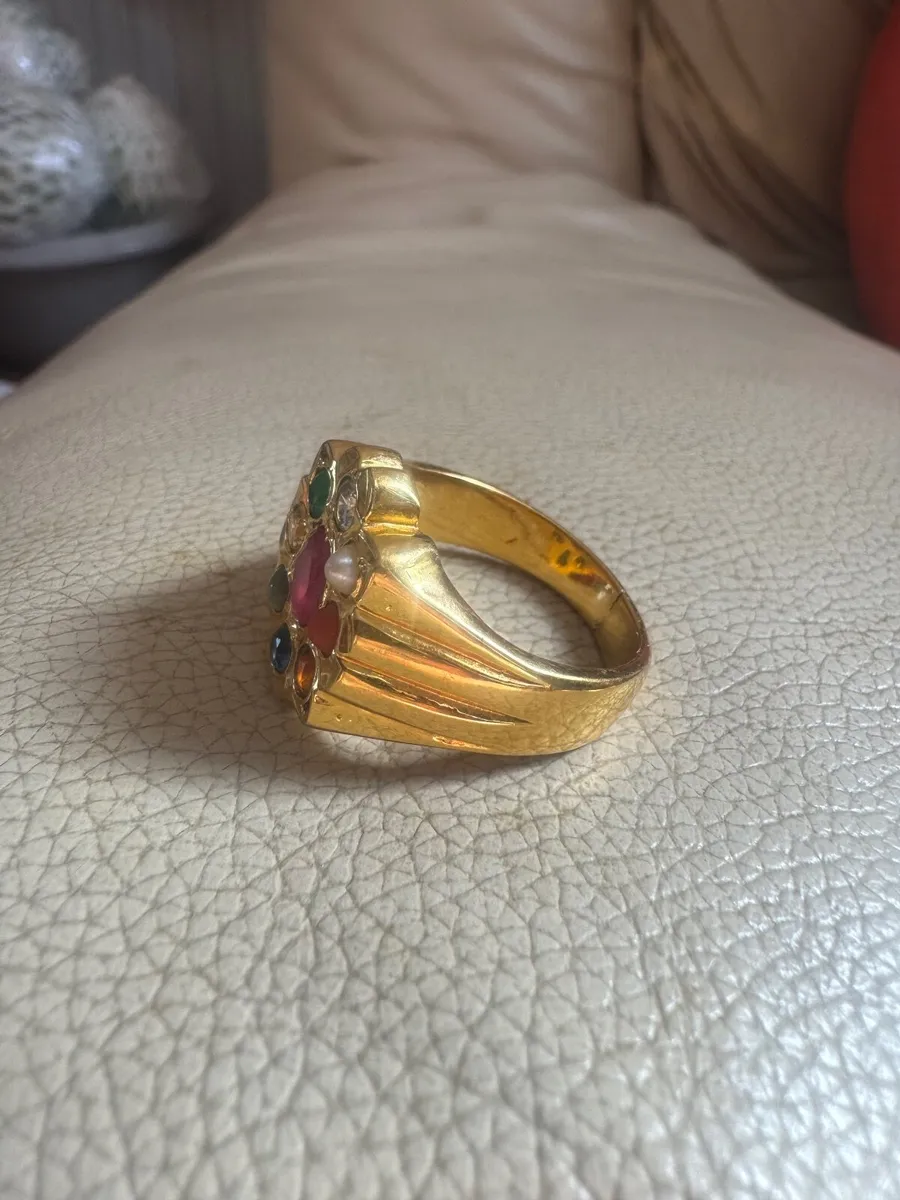 22ct gold plated ring with gemstones - Image 2