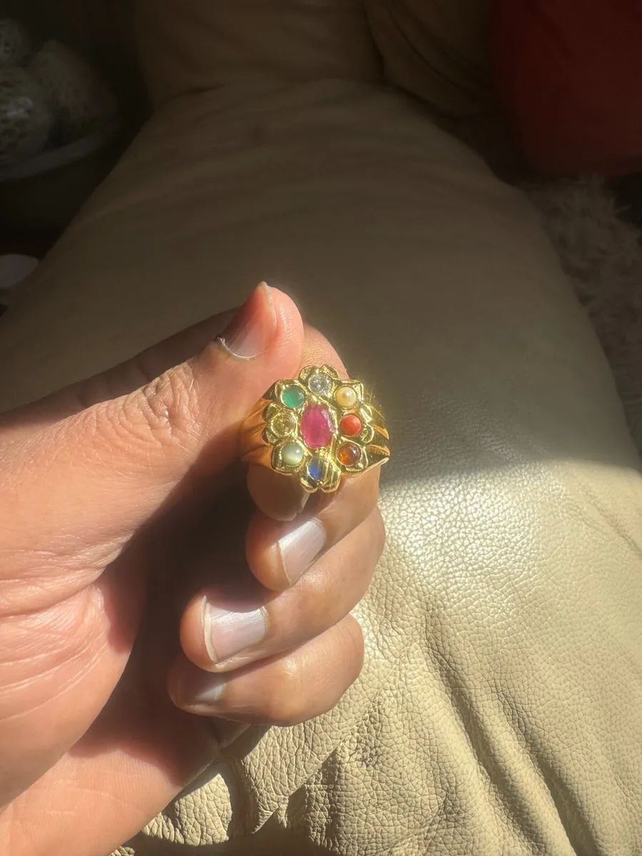 22ct gold plated ring with gemstones - Image 3