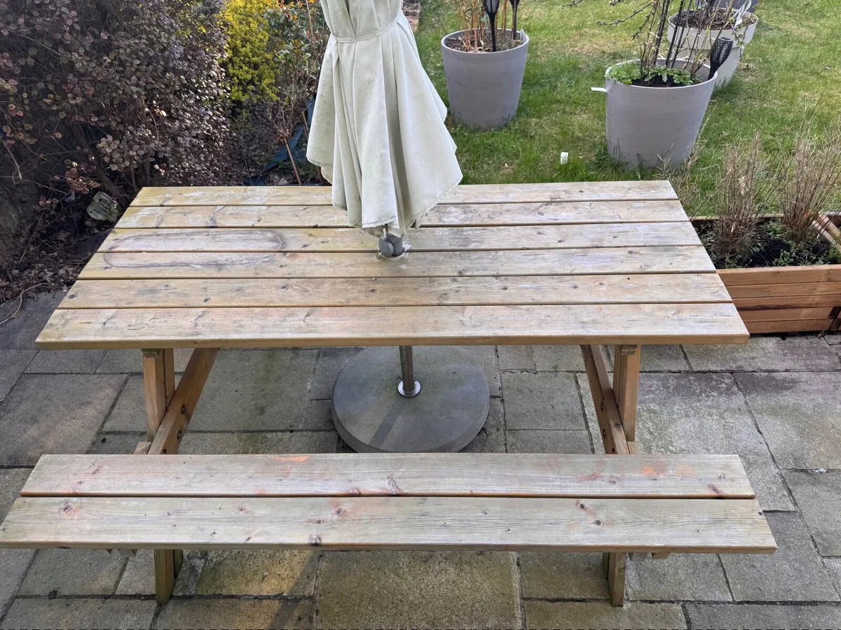 Outdoor table - Image 2