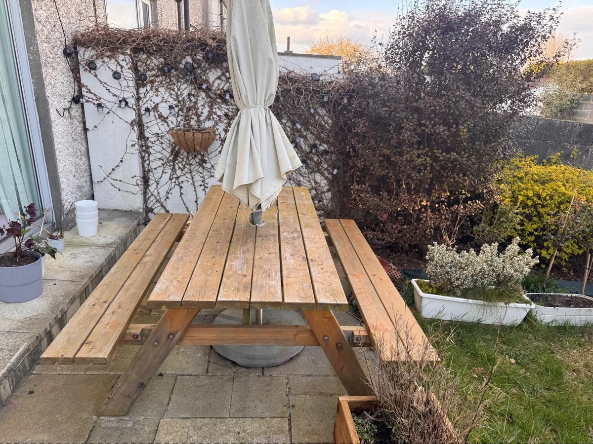 Outdoor table - Image 3