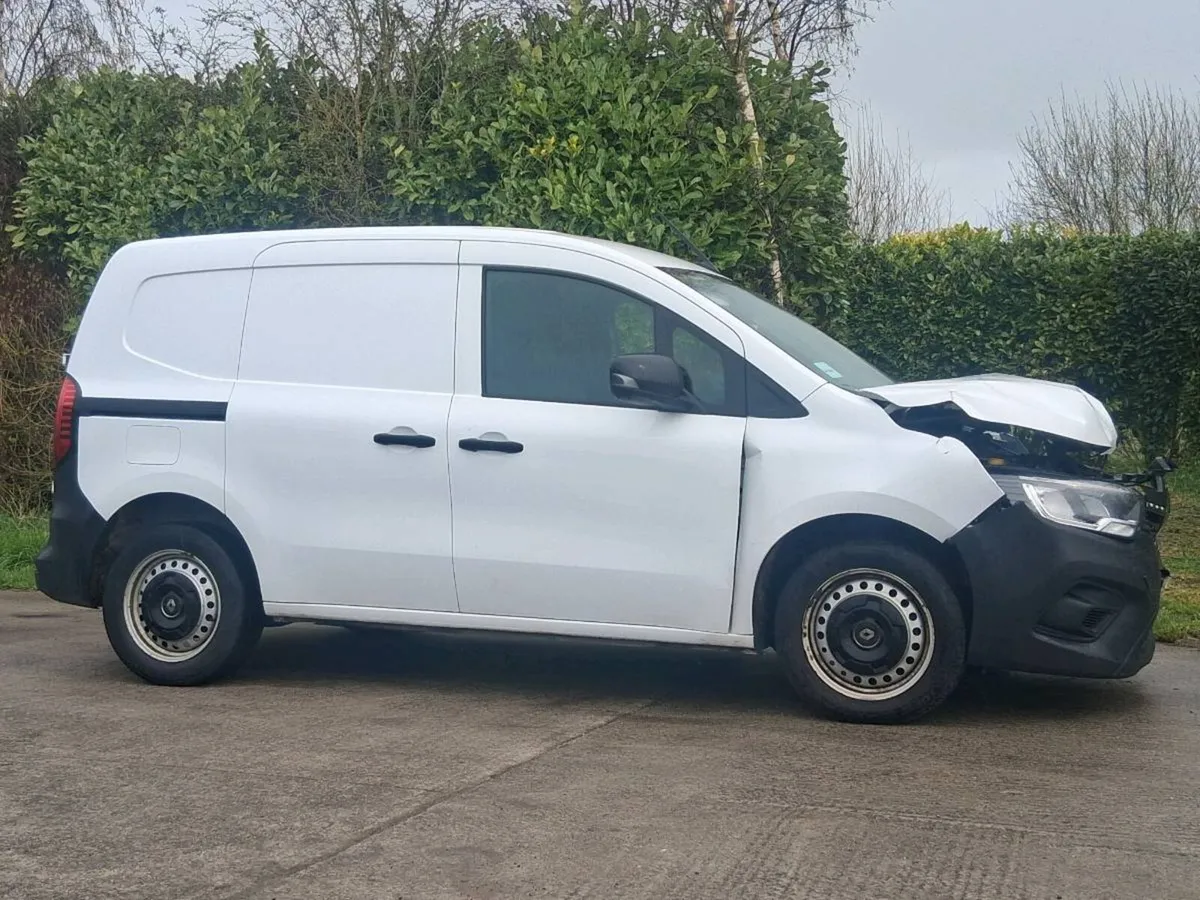 2023 RENAUL KANGO, 3 SEATER - Image 1