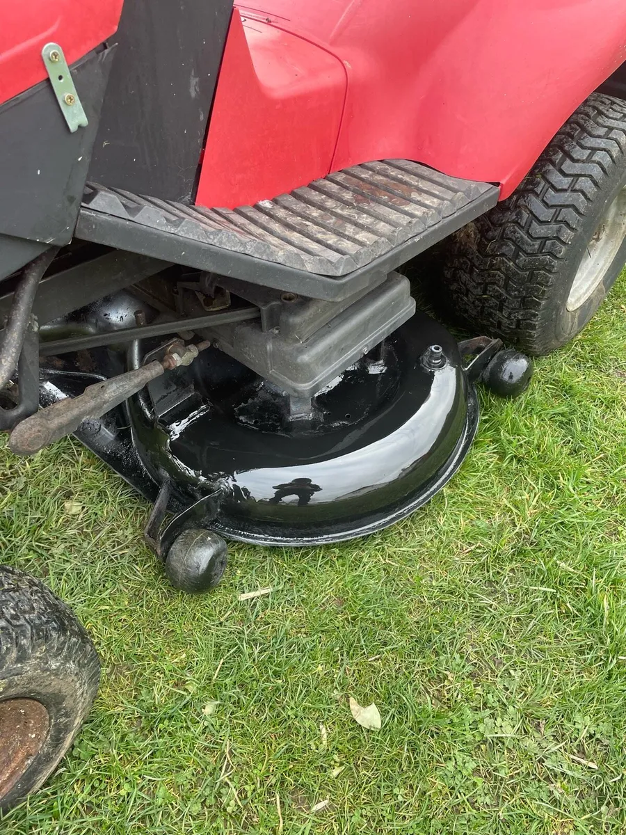 Ride on lawnmower - Image 2