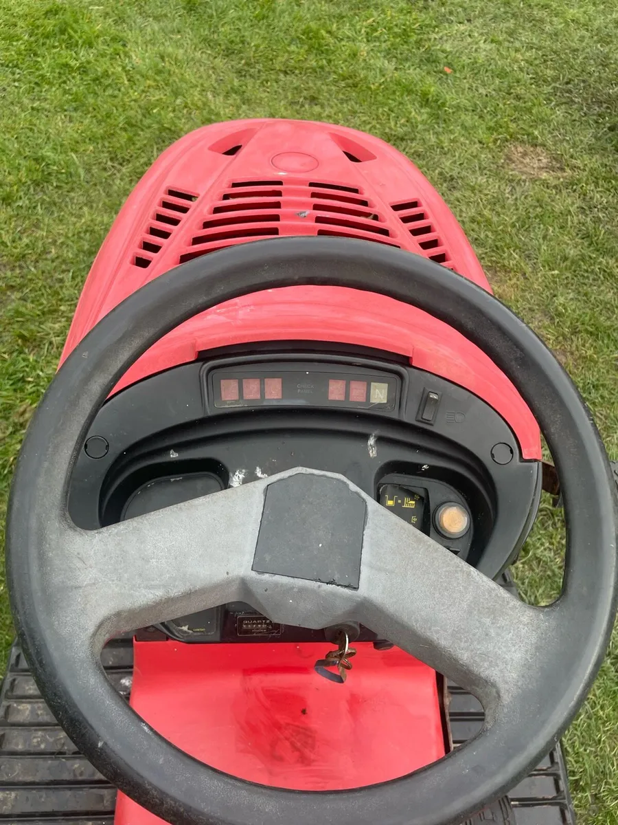 Ride on lawnmower - Image 3